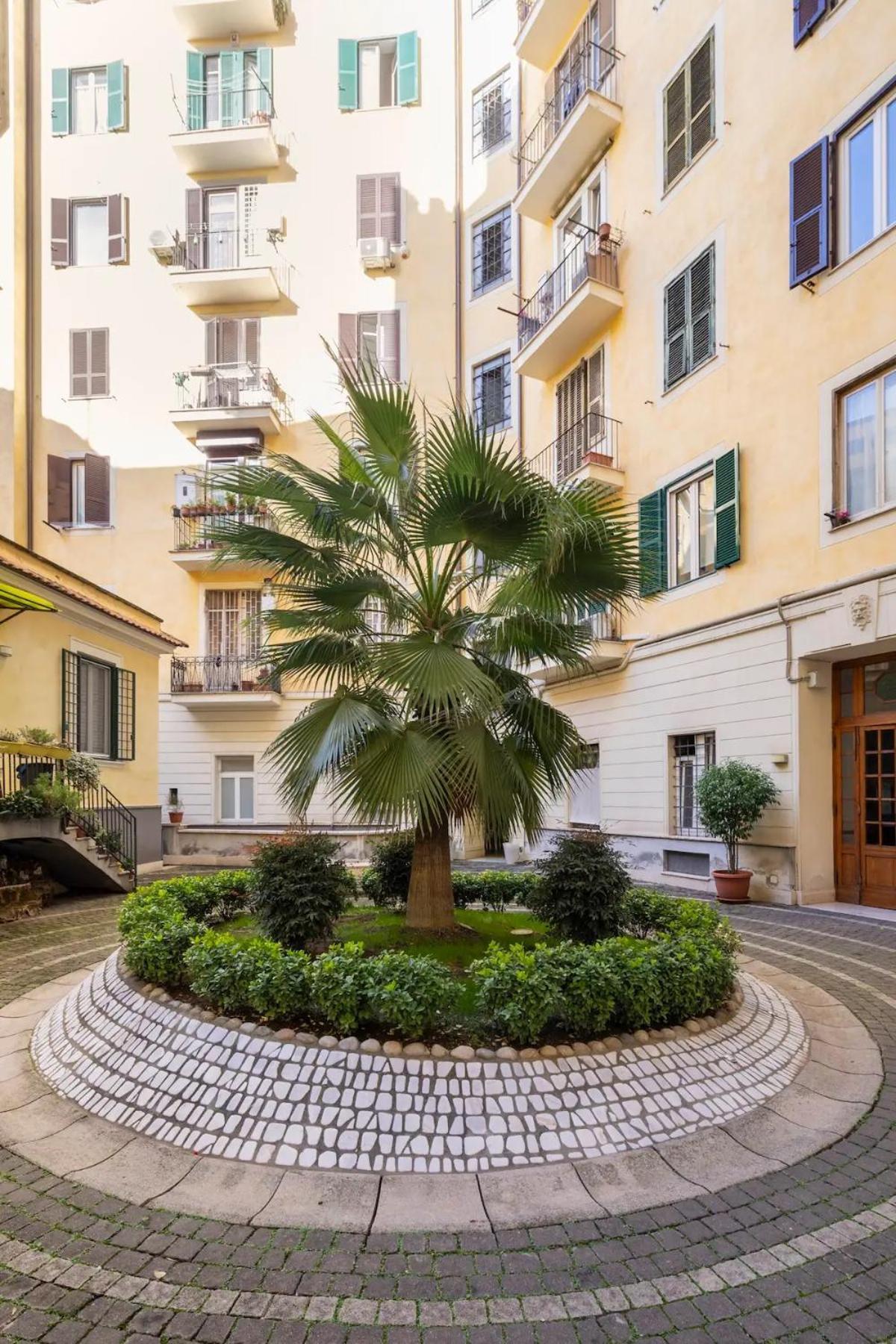 Appartamento “La Palma Nel Cortile” Рим Екстериор снимка